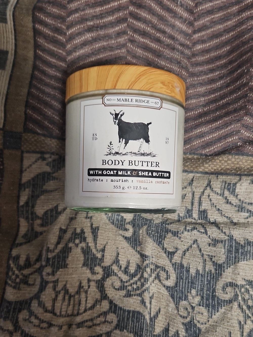 Body Butter with Goat Milk & Shea Butter - Vanilla Cashmere (White)